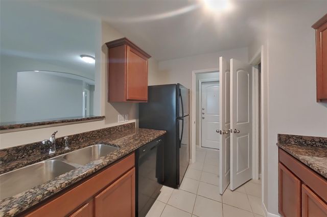 628 Totem Trail Drive, La Marque, TX 77568