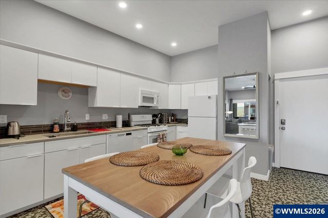 229 Commercial St NE, Salem, OR 97301