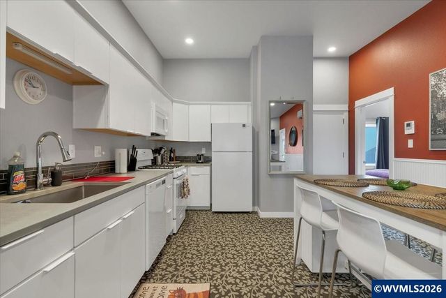 229 Commercial St NE, Salem, OR 97301