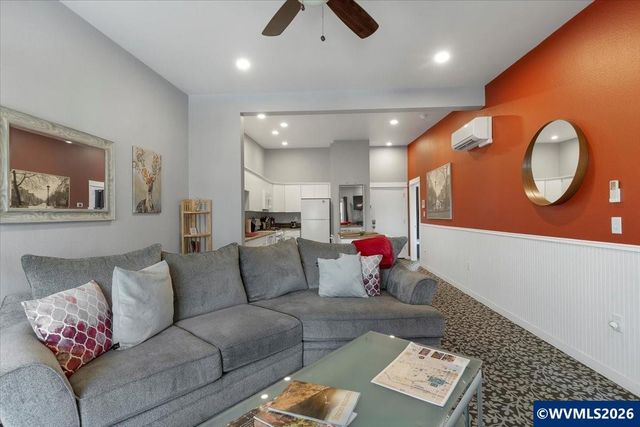 229 Commercial St NE, Salem, OR 97301