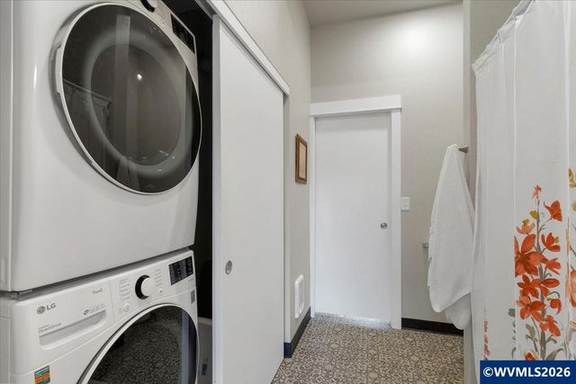 229 Commercial St NE, Salem, OR 97301