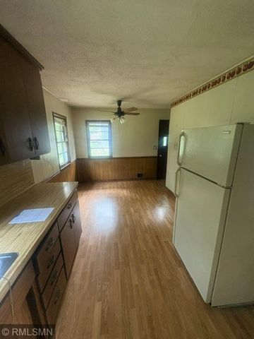 2594 Fairview Avenue N, Roseville, MN 55113