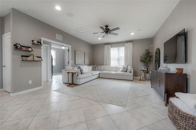 9310 BLUEBERRY ASH CIRCLE, Riverview, FL 33578