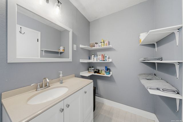 11414 Rifle Gap, San Antonio, TX 78245