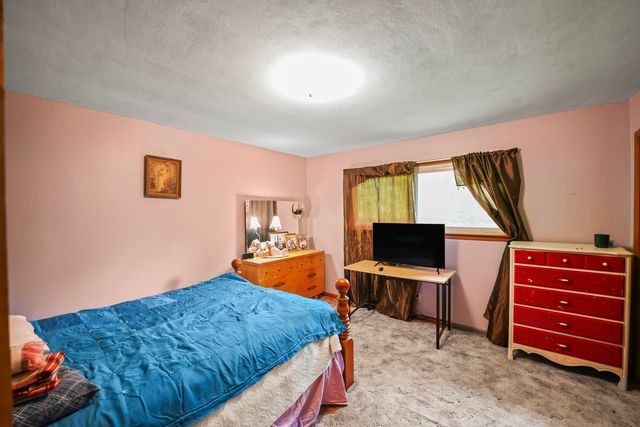 4587 East Farm Road 136, Springfield, MO 65809