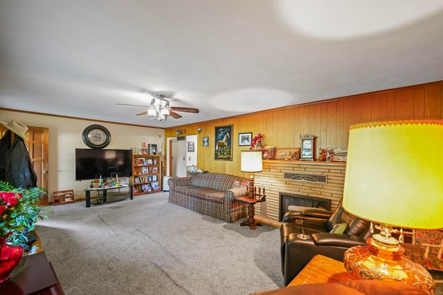 4587 East Farm Road 136, Springfield, MO 65809