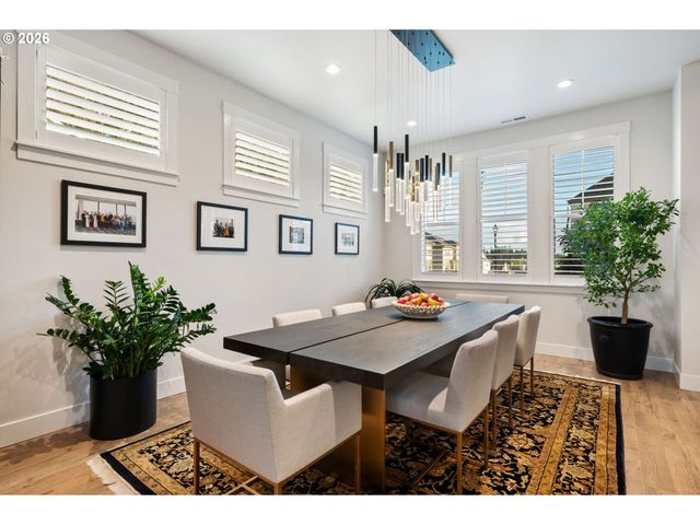 16561 Sw BOTANY BAY Ln, Portland, OR 97224