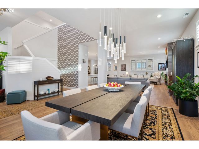 16561 Sw BOTANY BAY Ln, Portland, OR 97224