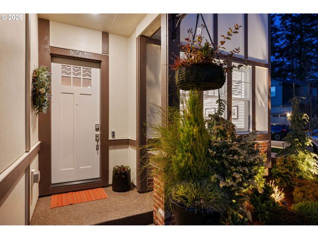 16561 Sw BOTANY BAY Ln, Portland, OR 97224