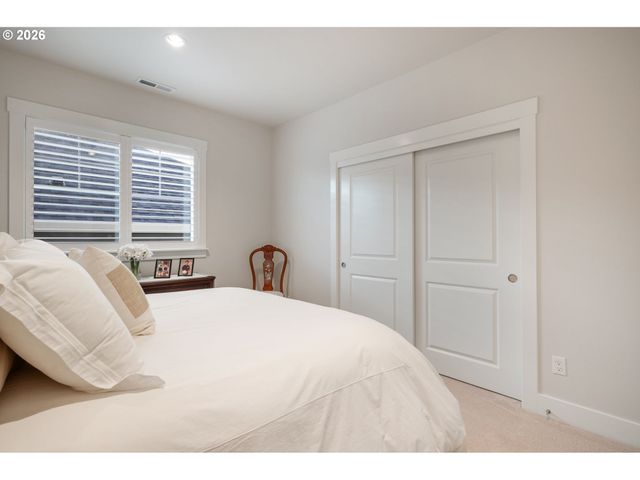 16561 Sw BOTANY BAY Ln, Portland, OR 97224