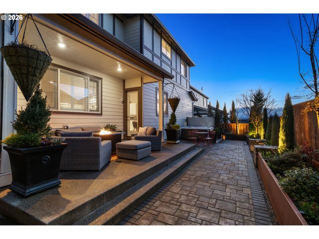 16561 Sw BOTANY BAY Ln, Portland, OR 97224