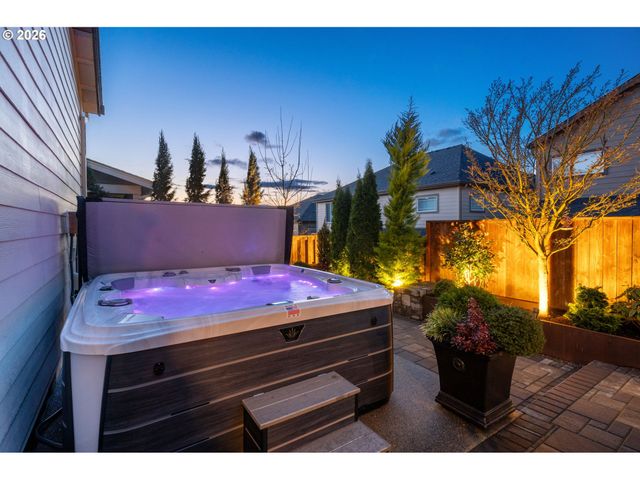 16561 Sw BOTANY BAY Ln, Portland, OR 97224