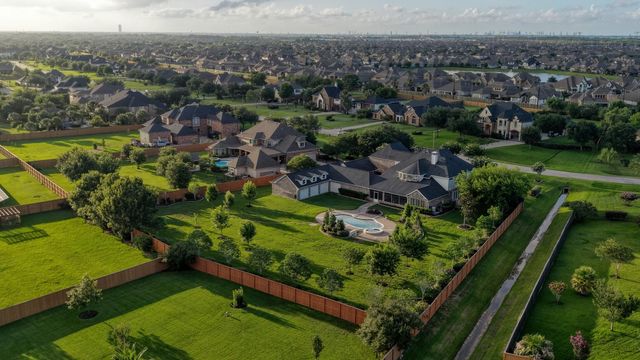 3960 Pebble Brook Drive, League City, TX 77573