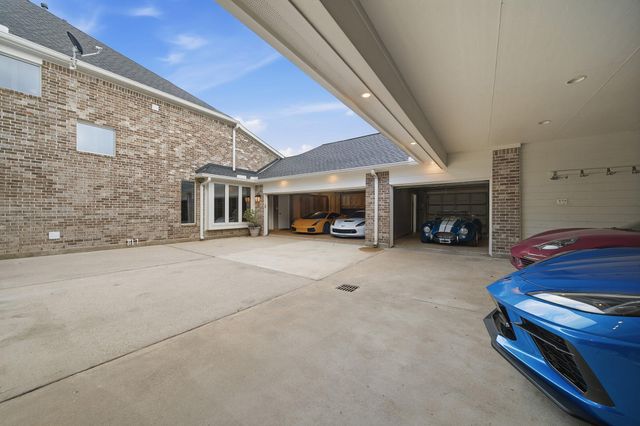 3960 Pebble Brook Drive, League City, TX 77573