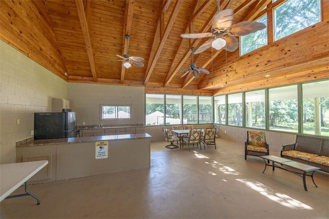 1033 Mayflower Road NE, Townsend, GA 31331