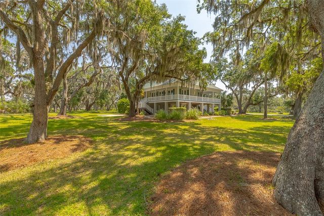 1033 Mayflower Road NE, Townsend, GA 31331