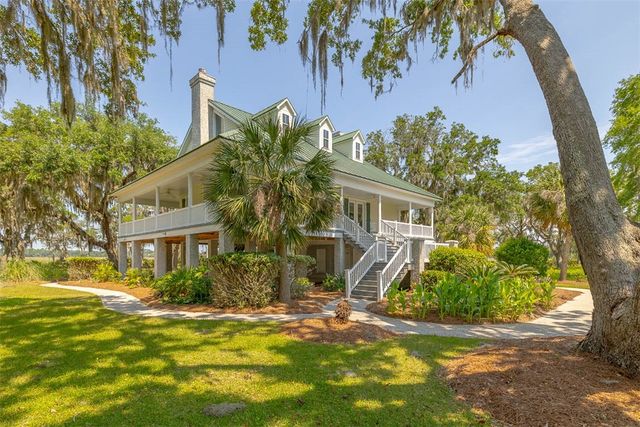 1033 Mayflower Road NE, Townsend, GA 31331