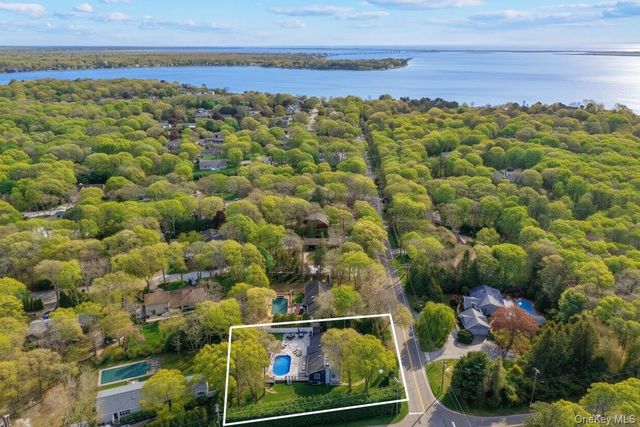 18 Squires Avenue, East Quogue, NY 11942