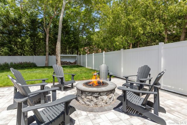 18 Squires Avenue, East Quogue, NY 11942