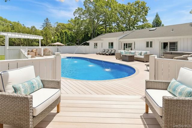 18 Squires Avenue, East Quogue, NY 11942