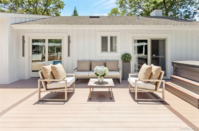 18 Squires Avenue, East Quogue, NY 11942