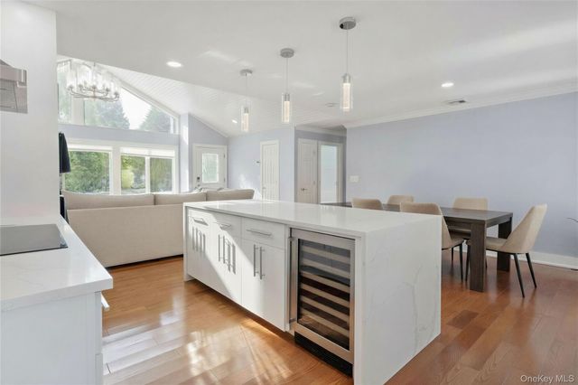 18 Squires Avenue, East Quogue, NY 11942