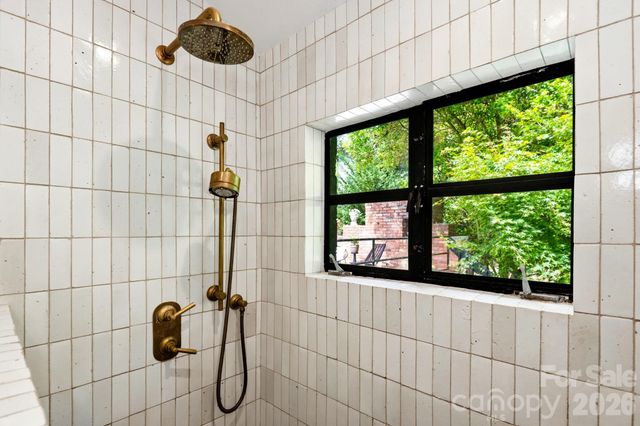 38 Aurora Drive, Asheville, NC 28805