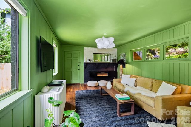 38 Aurora Drive, Asheville, NC 28805