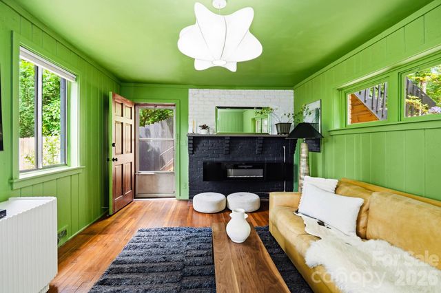 38 Aurora Drive, Asheville, NC 28805
