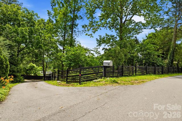 38 Aurora Drive, Asheville, NC 28805