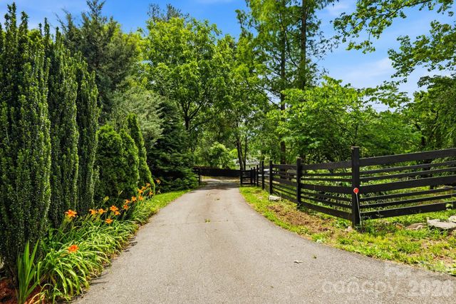 38 Aurora Drive, Asheville, NC 28805