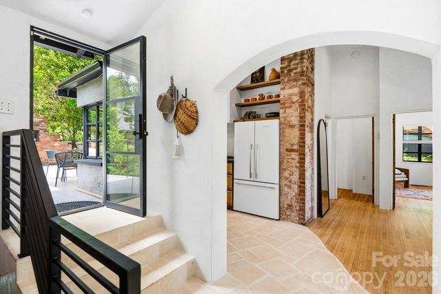 38 Aurora Drive, Asheville, NC 28805