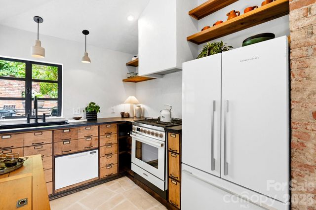 38 Aurora Drive, Asheville, NC 28805