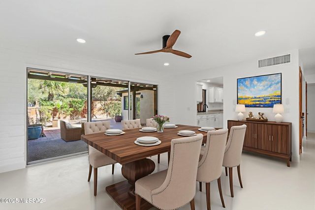 2551 E Cerrada Adelita, Tucson, AZ 85718