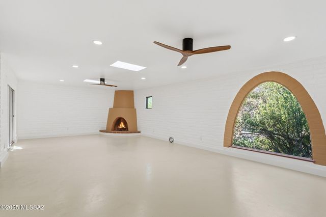 2551 E Cerrada Adelita, Tucson, AZ 85718