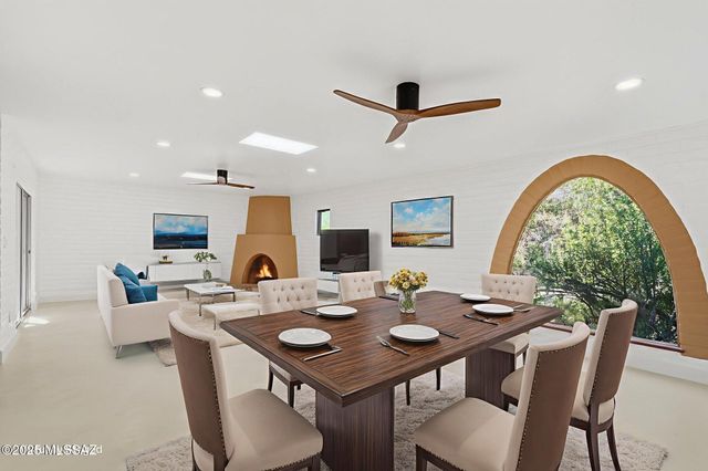 2551 E Cerrada Adelita, Tucson, AZ 85718