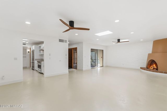 2551 E Cerrada Adelita, Tucson, AZ 85718
