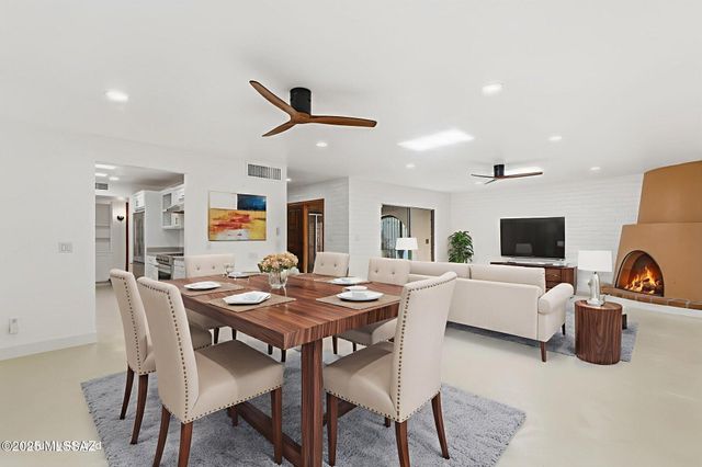 2551 E Cerrada Adelita, Tucson, AZ 85718