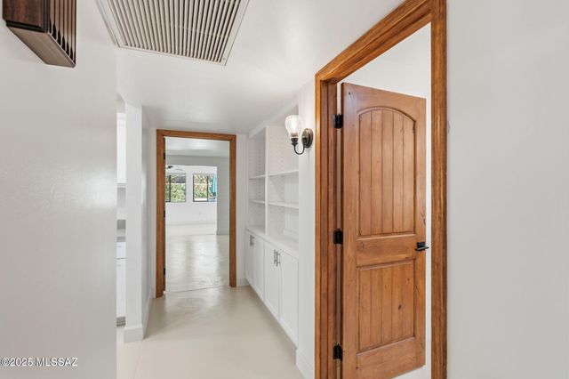 2551 E Cerrada Adelita, Tucson, AZ 85718