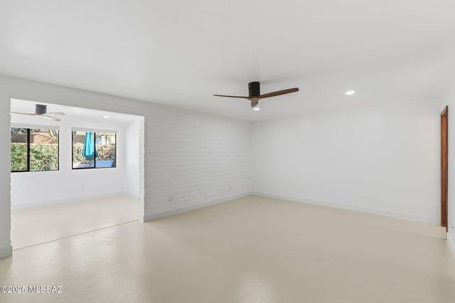 2551 E Cerrada Adelita, Tucson, AZ 85718