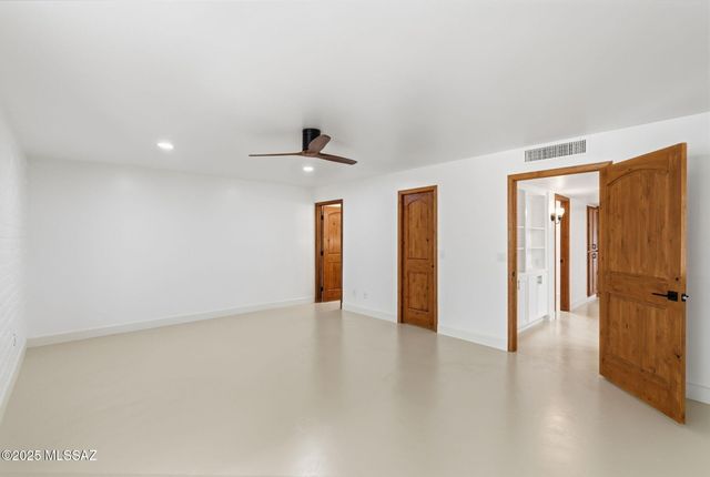 2551 E Cerrada Adelita, Tucson, AZ 85718