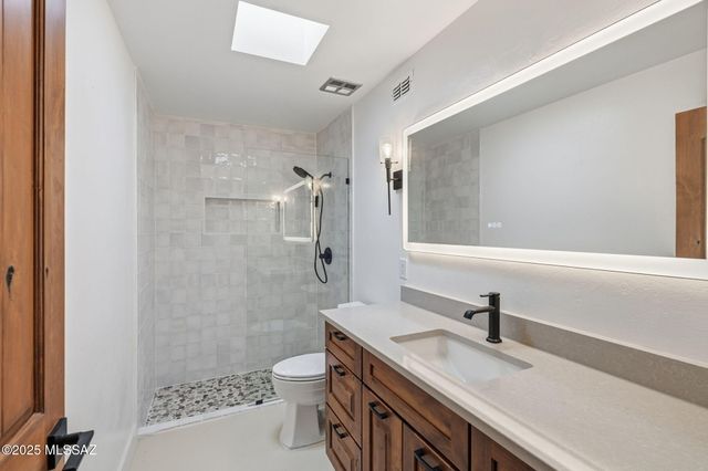 2551 E Cerrada Adelita, Tucson, AZ 85718