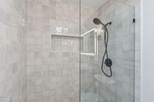 2551 E Cerrada Adelita, Tucson, AZ 85718