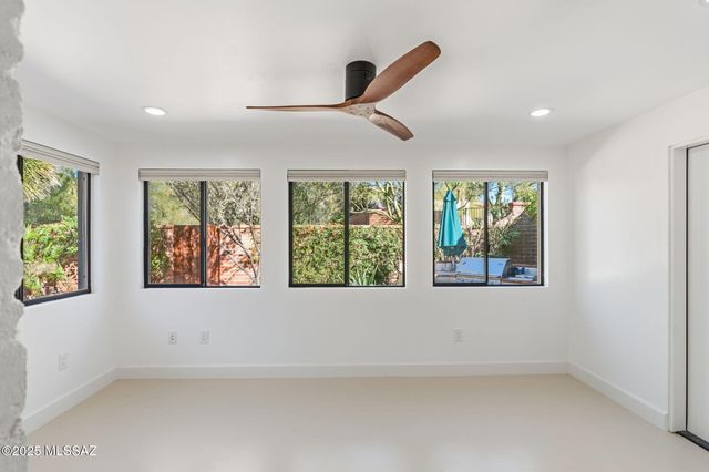 2551 E Cerrada Adelita, Tucson, AZ 85718