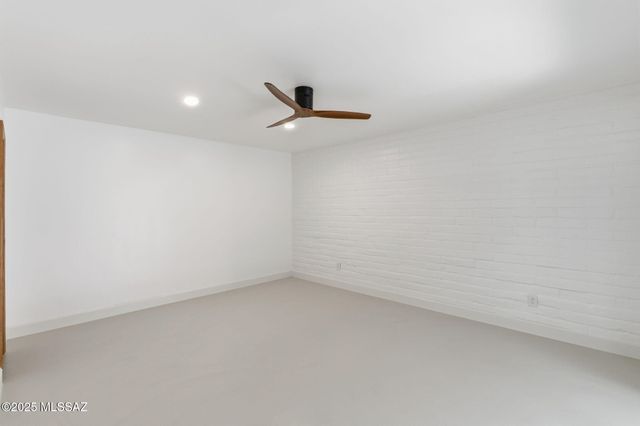 2551 E Cerrada Adelita, Tucson, AZ 85718