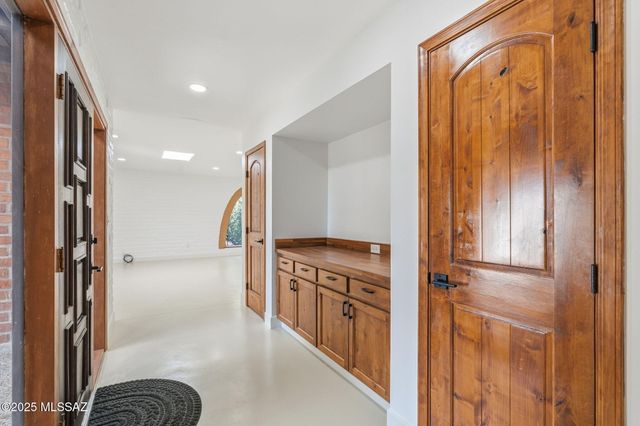 2551 E Cerrada Adelita, Tucson, AZ 85718