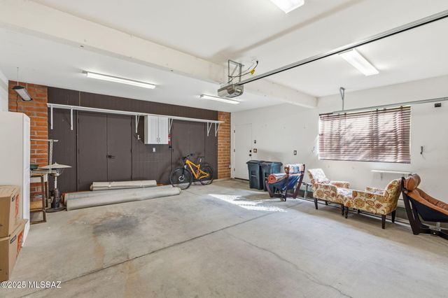 2551 E Cerrada Adelita, Tucson, AZ 85718