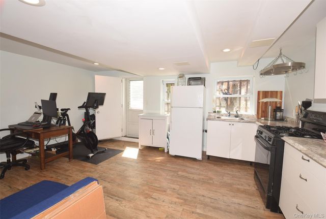 10548 65th Road, Forest Hills, NY 11375
