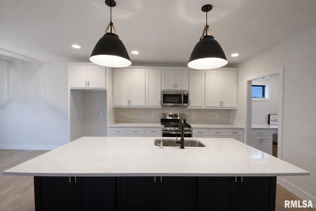 2620 W ARDEN Way, Dunlap, IL 61525