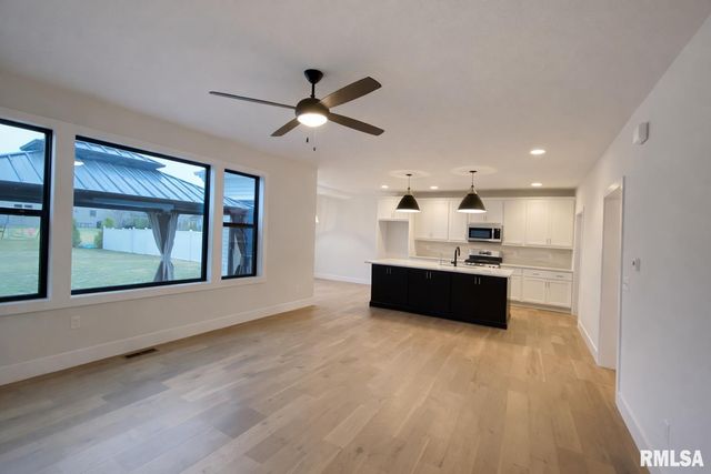 2620 W ARDEN Way, Dunlap, IL 61525